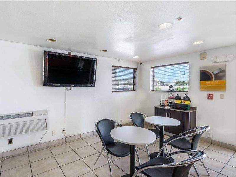 Motel 6-San Marcos, Tx - North מראה חיצוני תמונה