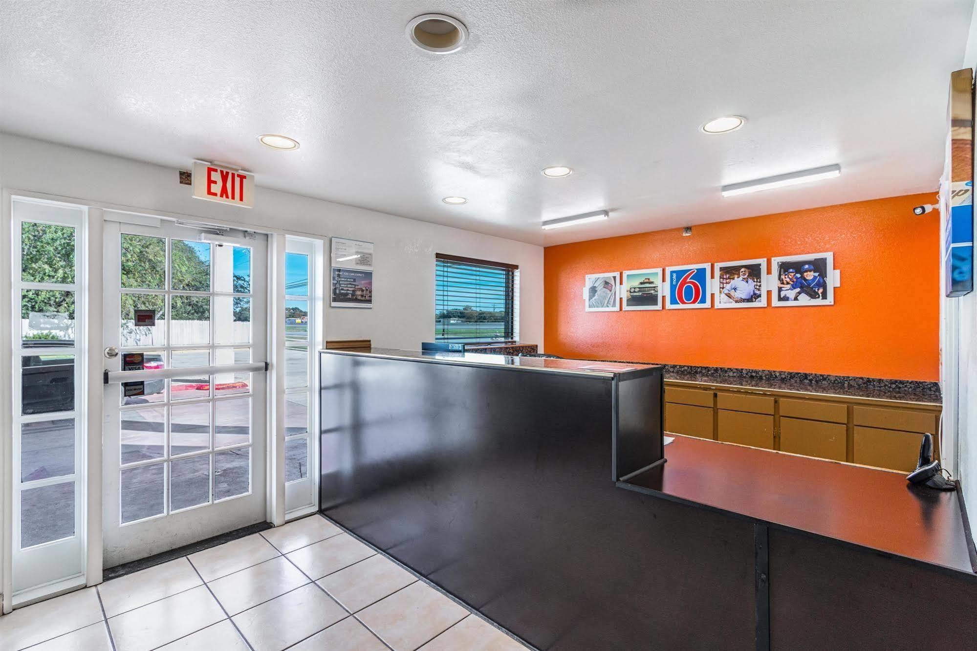 Motel 6-San Marcos, Tx - North מראה חיצוני תמונה