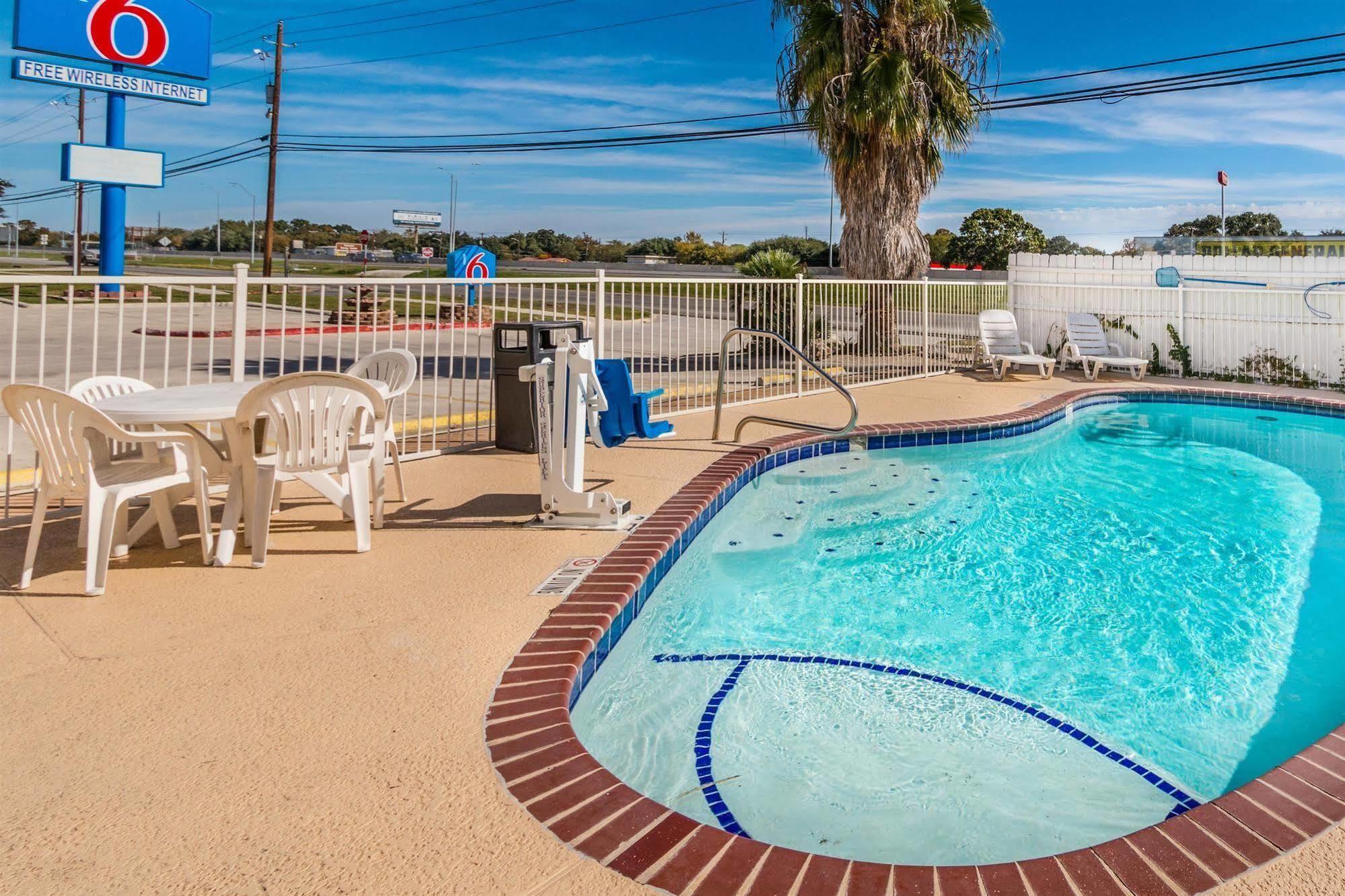 Motel 6-San Marcos, Tx - North מראה חיצוני תמונה